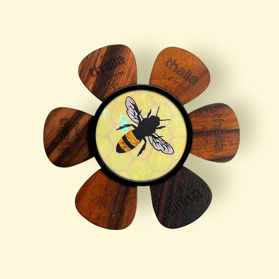 Thalia Vintage Pearl Bee Shell Pick Puck - White Pearl