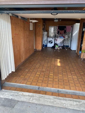 Service de débarras Plein de vide, photo après intervention, garage d'un particulier.