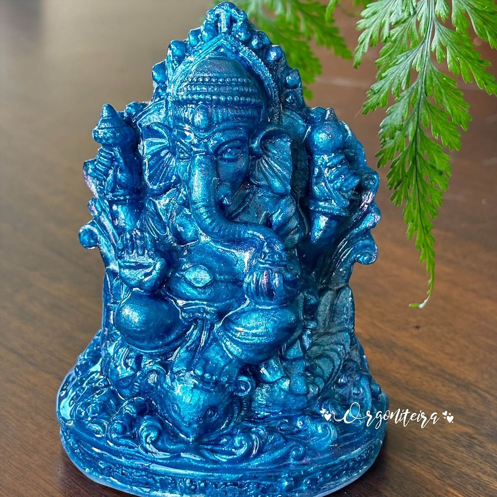Miniatura: Ganesha de Orgonite com Cianita Azul,Lápis Lazuli e Quartzo Lemuriano. Peça de clareza mental, abertura de caminhos e conexão