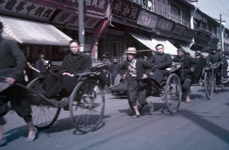 Sidste båd fra Shanghai – en fascinerende og rystende fortælling