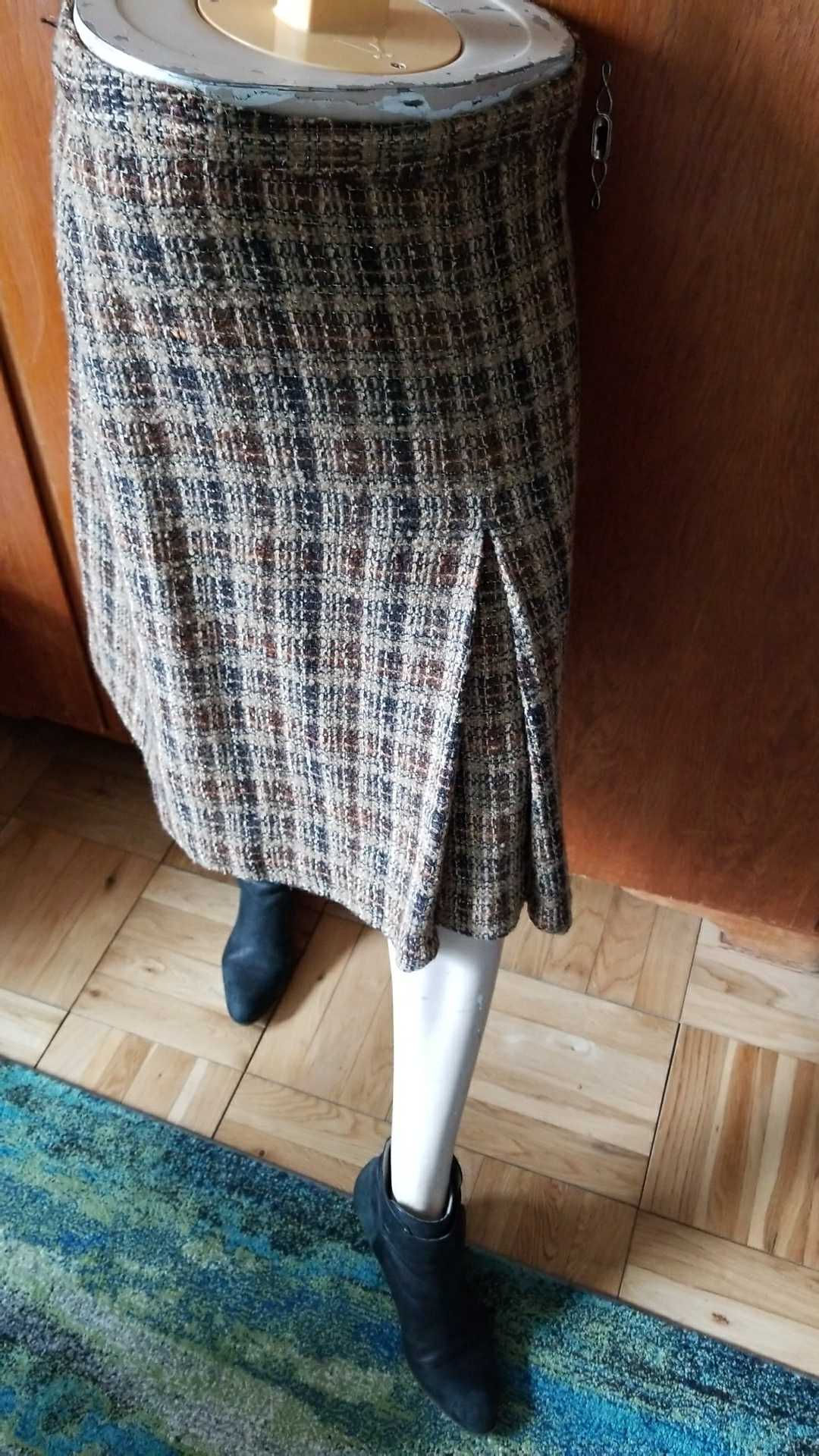 Barney's italian made brown wool skirt