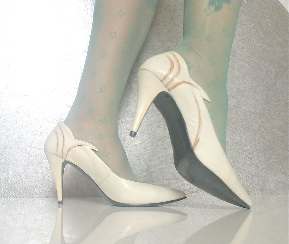 80's vintage women's white leather pumps by Improvisto