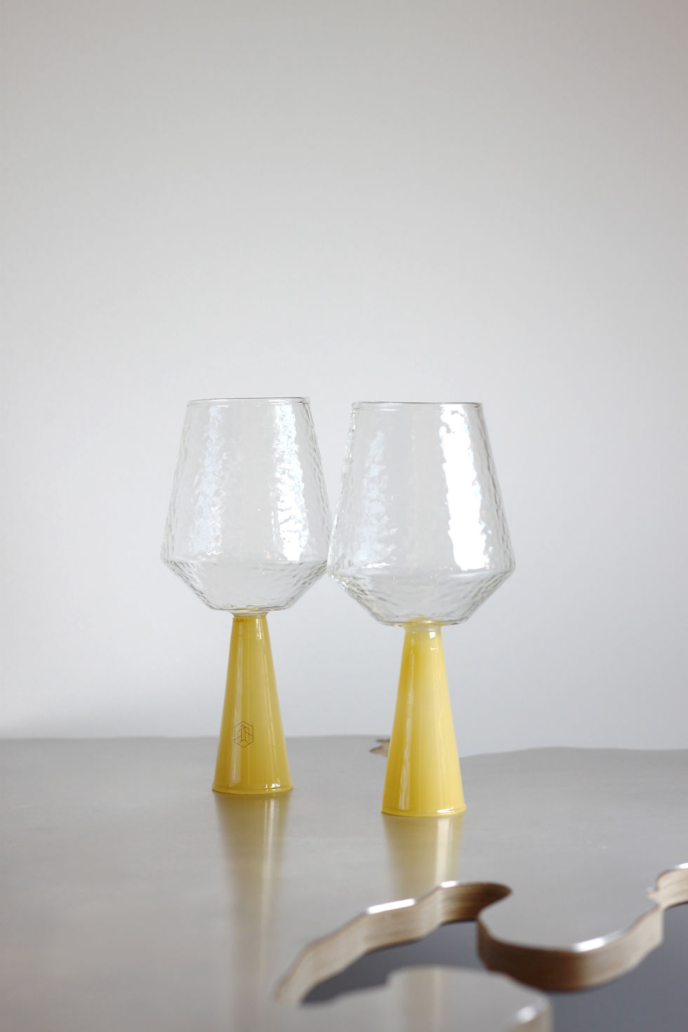 WINE GLASS CLAUDE / yellow / set of 2