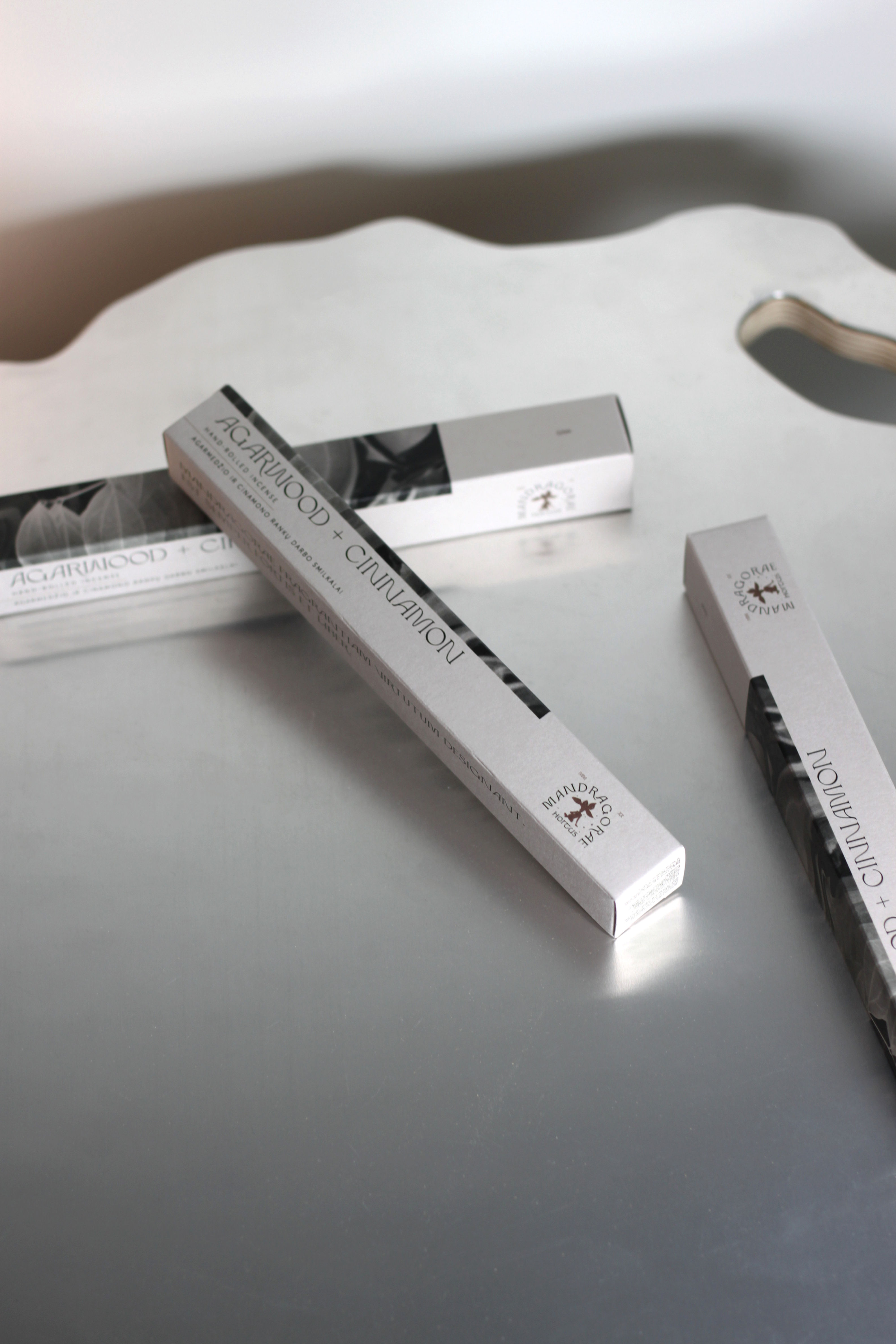 INCENSE / AGARWOOD + CINNAMON