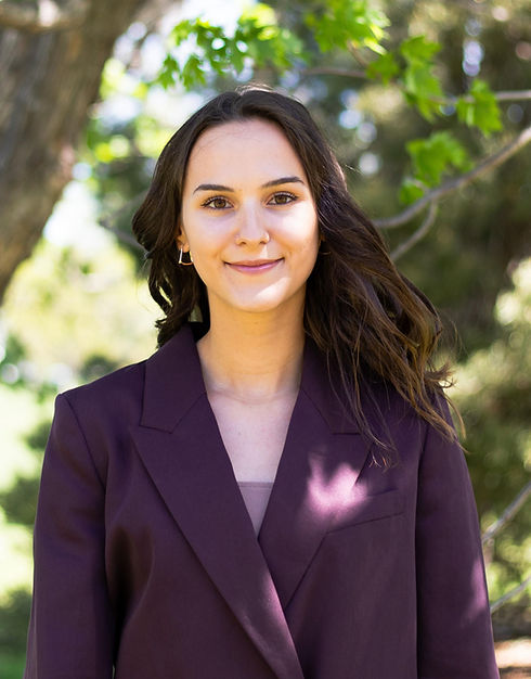 Profile Picture for web.jpg