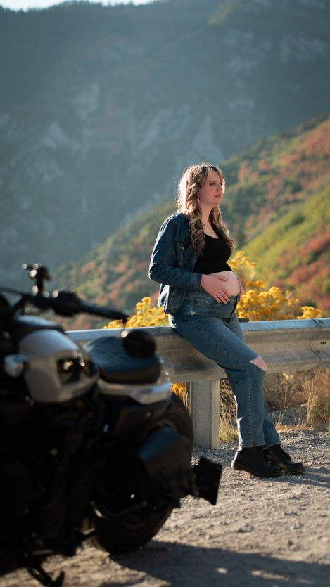 Luis + Kayley Maternity -43.jpg