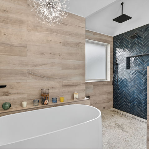 real estate photo of a bathroom 