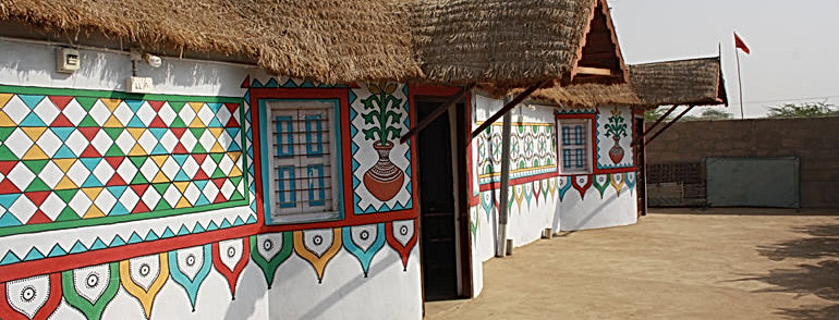 bhunga house