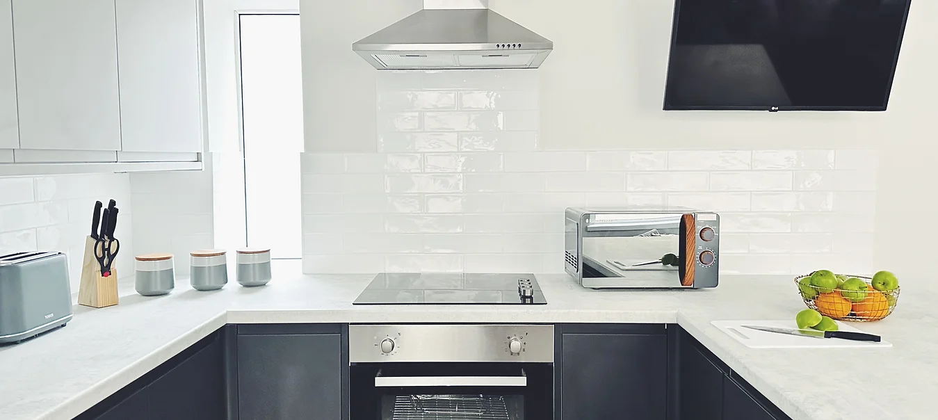 HG Collection Cardiff kitchen showcasing a stylish black and white design