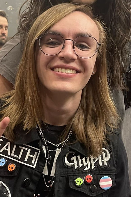 irlmebutjohnnysinthebackiguess_edited.jpg