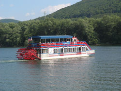 Hiawatha_Paddlewheeler.JPG