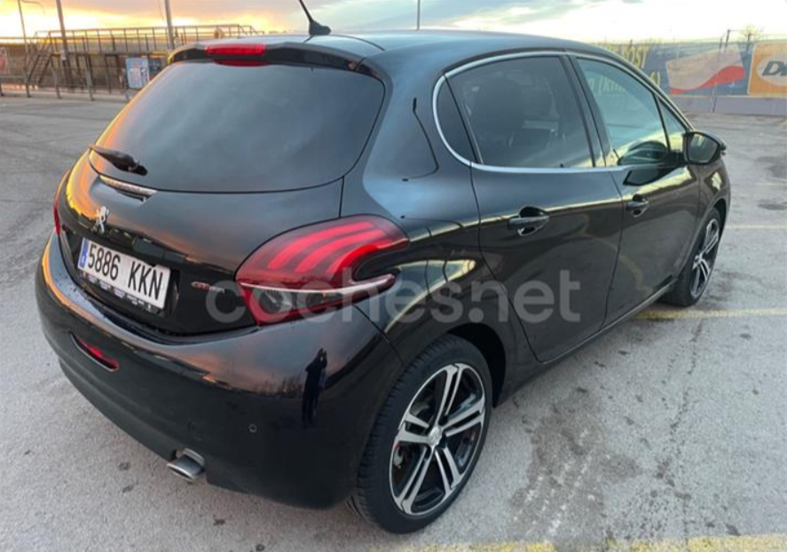 Miniatura: Peugeot 208 5P GTLine 1.6L BlueHDi