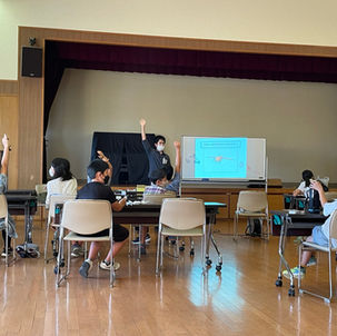 出張授業! 黒マンバの昆虫標本づくり