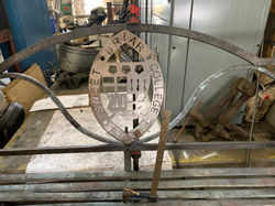crest in the back