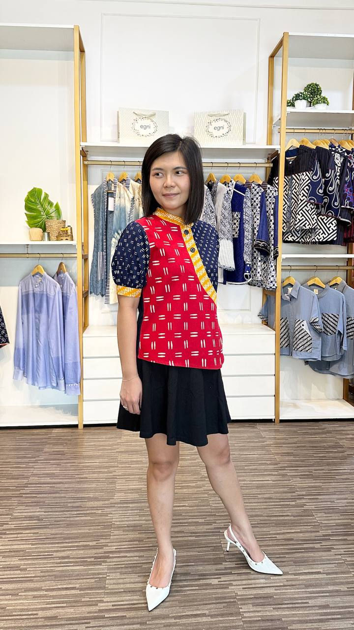 Thumbnail: Zea top. Batik merah