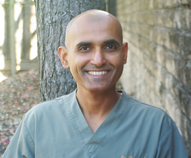 Dr Komandur