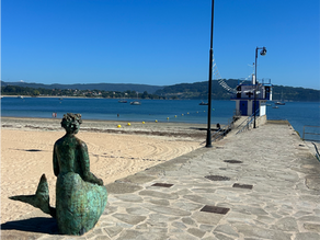 Playa de Ares y Sirena de la Isla de las Mirandas (Ares, A Coruña)