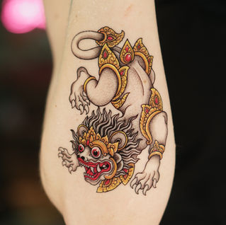 japanese indonesian stle foo dog tattoo made at charlie rose tattoo studio bali canggu