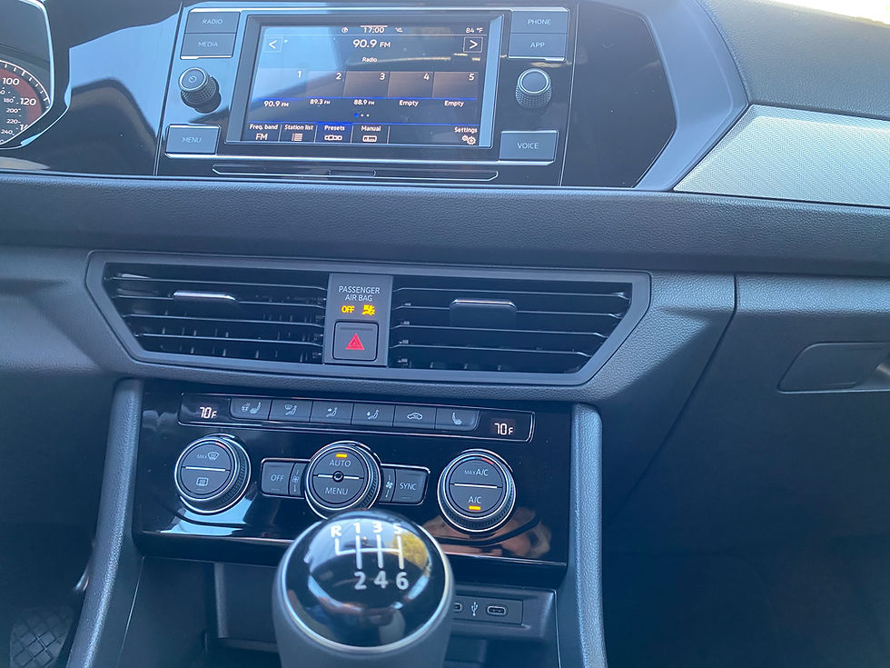 2020 Volkswagen Jetta 1.4T R-Line infotainment, HVAC and manual shifter