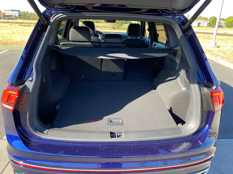 2022 Volkswagen Tiguan SEL 4MOTION rear cargo area
