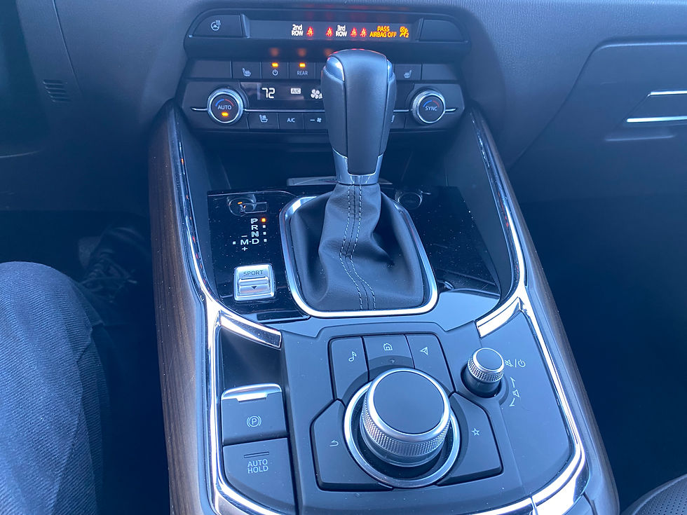 2022 Mazda CX-9 Signature AWD center console