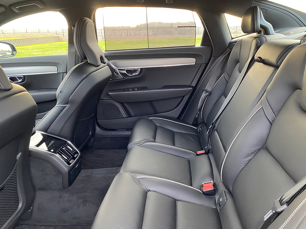 2022 Volvo S90 B6 AWD R-Design rear seat