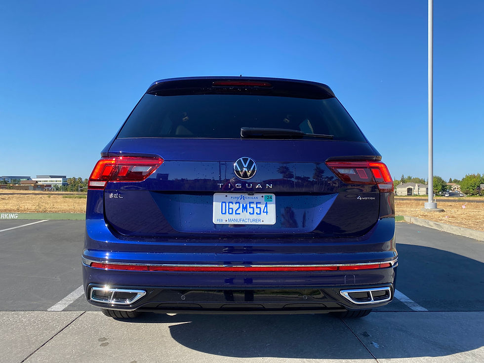 2022 Volkswagen Tiguan SEL 4MOTION R-Line rear view