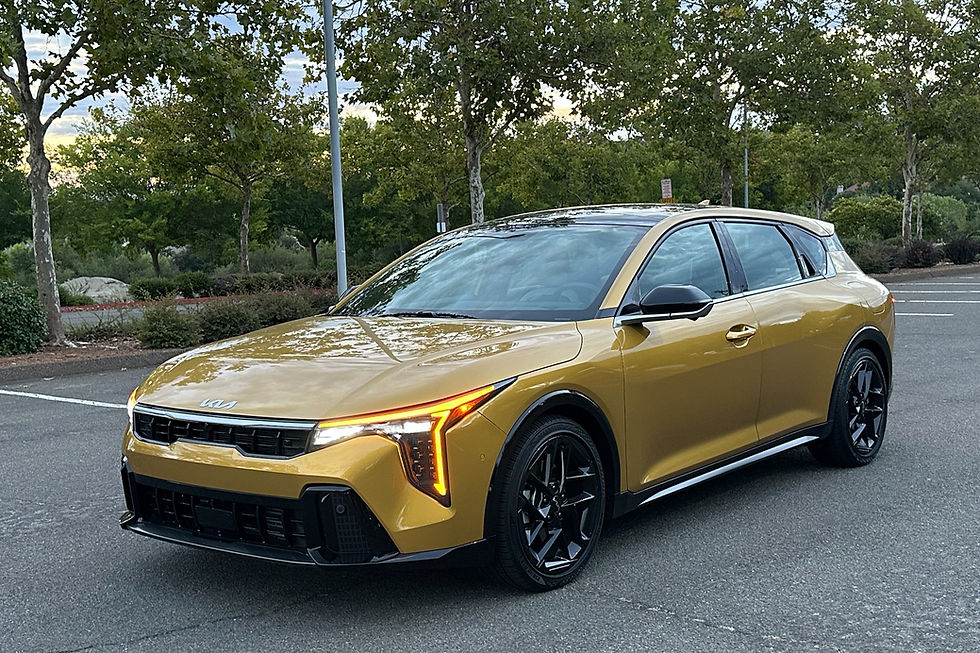 2026 Kia K4 Hatchback front 3/4 view