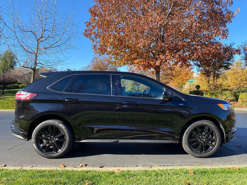 2021 Ford Edge ST-Line side view