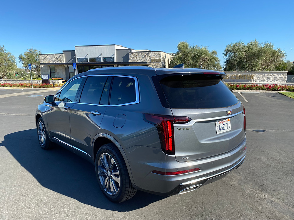 2022 Cadillac XT6 Premium Luxury AWD rear 3/4 view