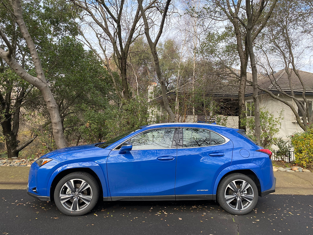 2022 Lexus UX 250h Luxury side view