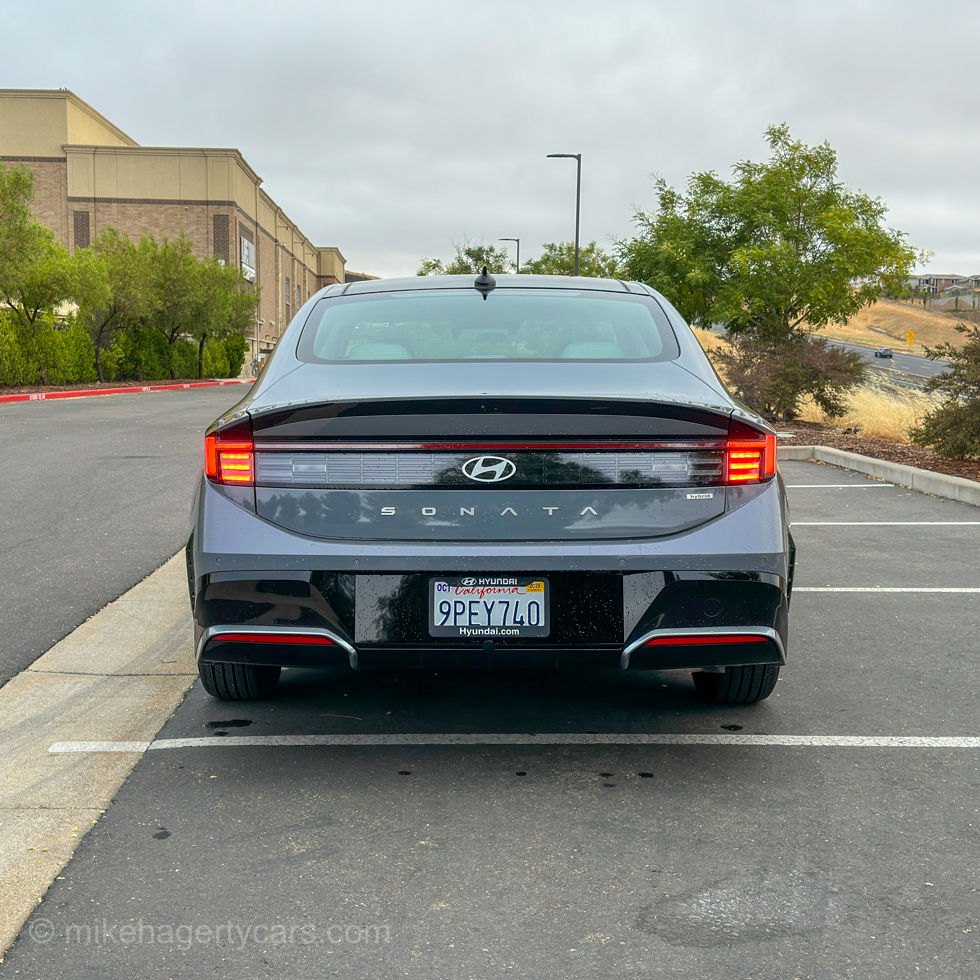 2025 Hyundai Sonata Hybrid rear view