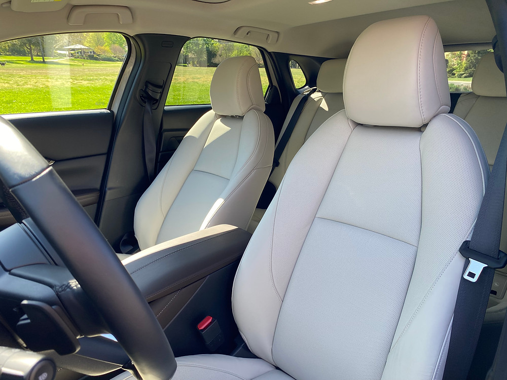 2022 Mazda CX-30 2.5 Turbo AWD front seat detail