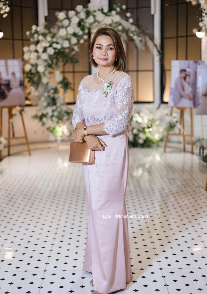 ชุดแม่เจ้าบ่าว ชุดแม่เจ้าสาว สีชมพู