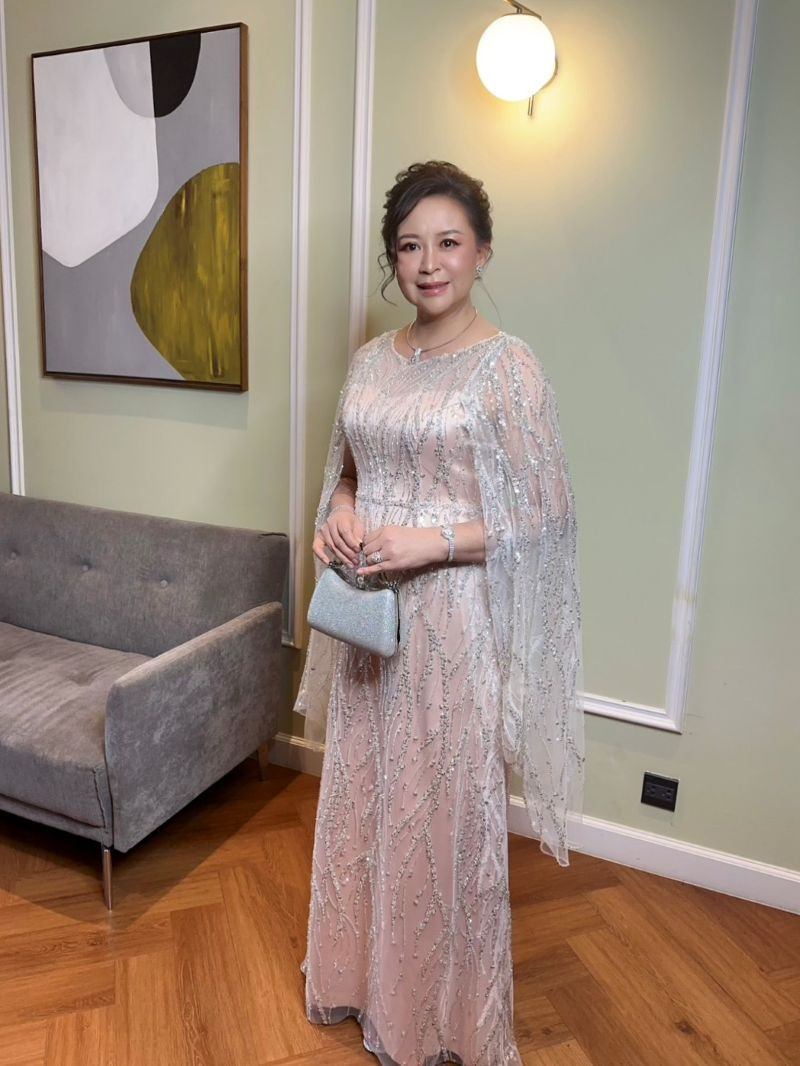 เช่าชุดแม่เจ้าบ่าว เช่าชุดแม่เจ้าสาว ชุดหรูโทนสีโอรส  Khunnine Dress