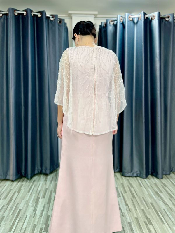 ภาพขนาดย่อ: ชุดแม่เจ้าบ่าว ชุดแม่เจ้าสาว Khunnine Dress | ชุดพรางต้นแขน พรางหน้าท้อง