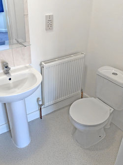 Room1 Bathroom Toilet