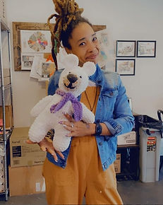 Chelle_Belle_Charlotte_artist_yarn_bear.jpg