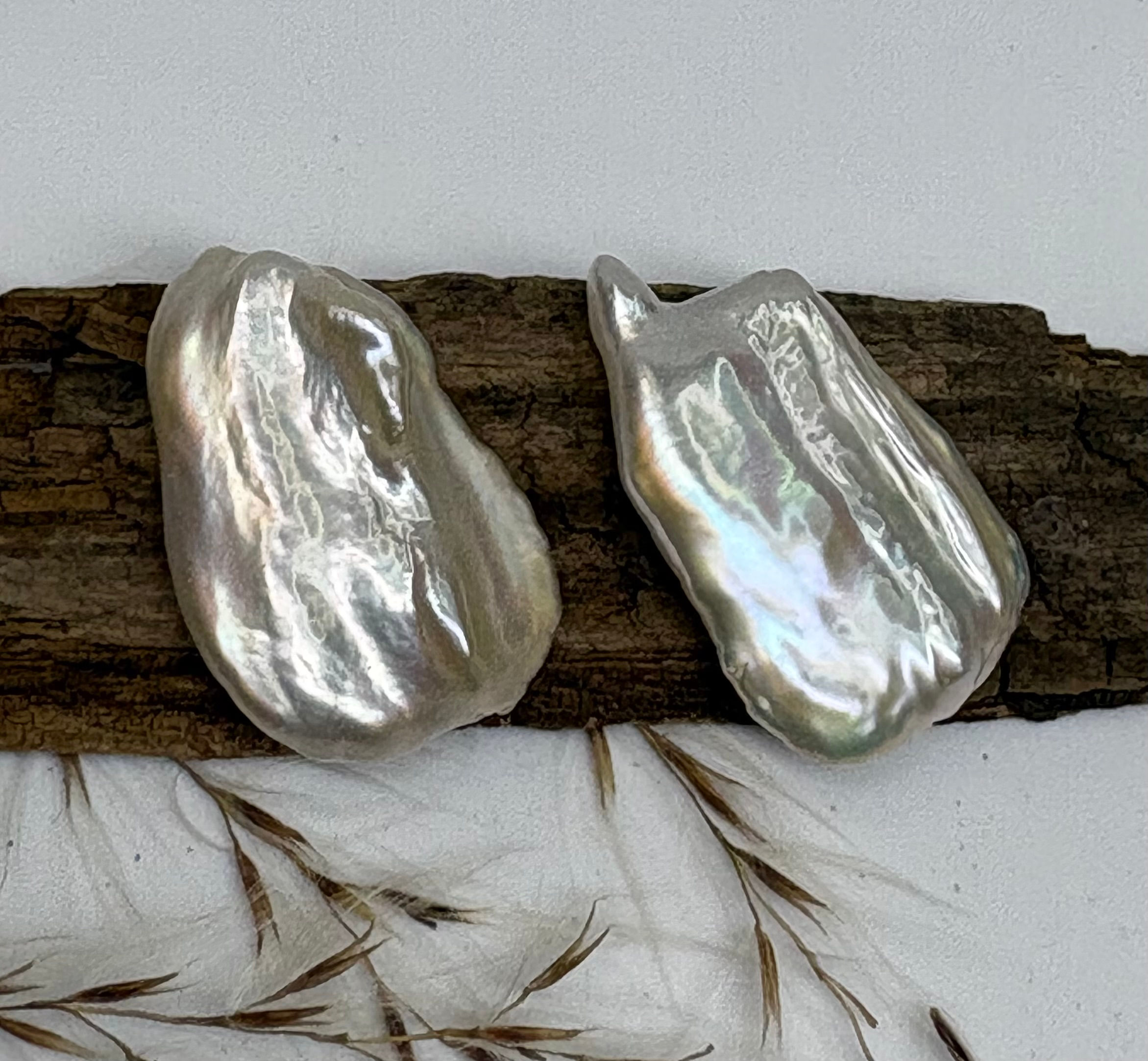 Pair of Keshi Pearls - White - 25x18mm
