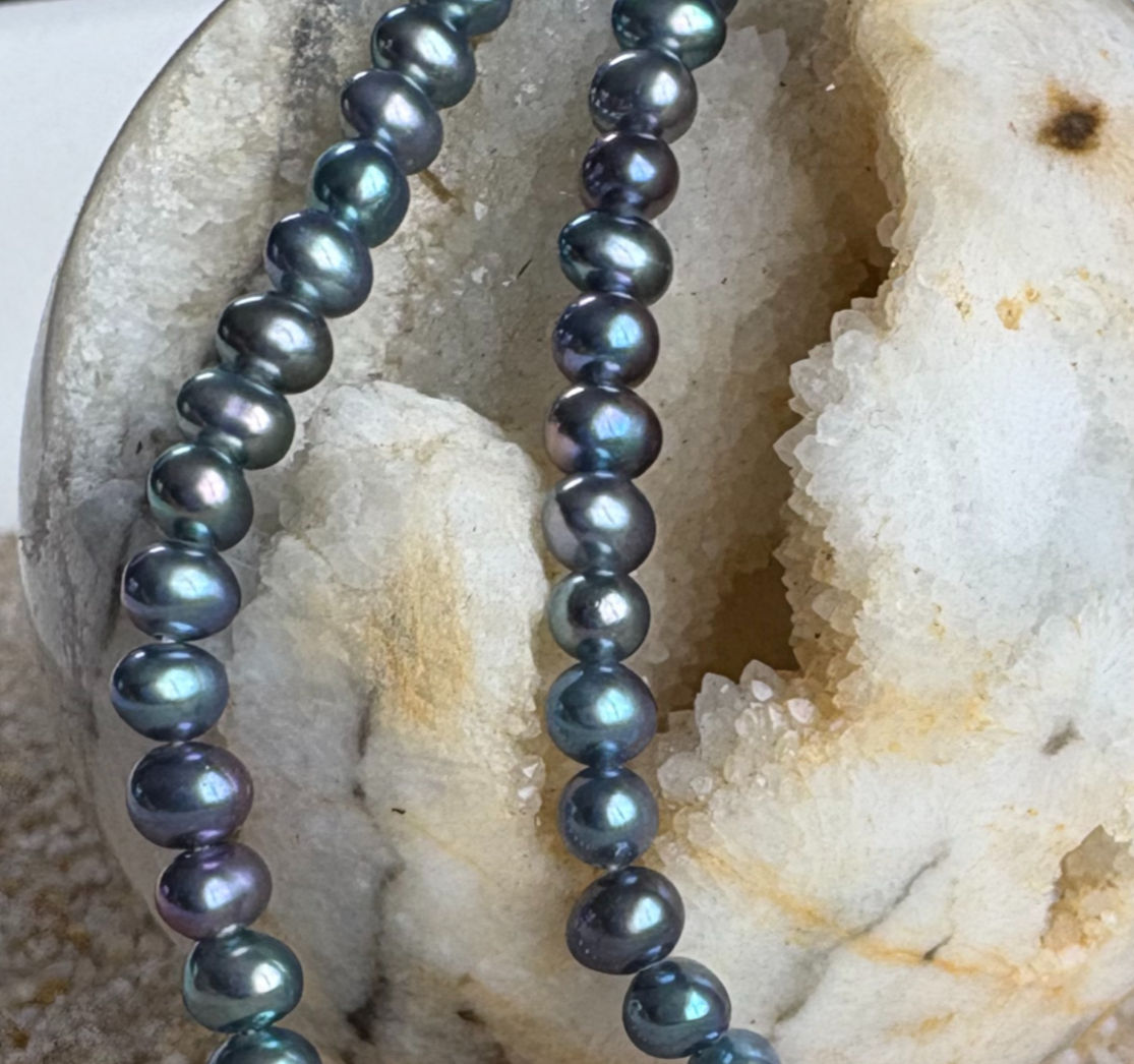 Freshwater Peacock Pearl Strand