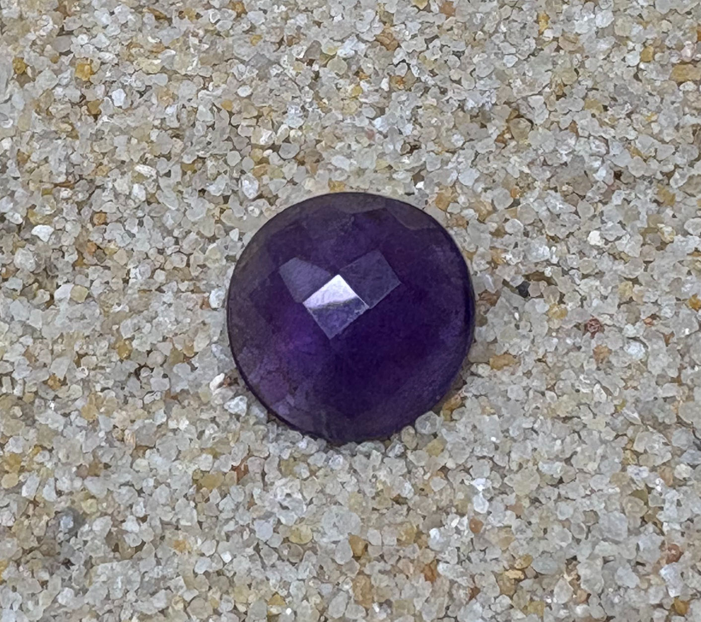 Cabochon - Amethyst Round Faceted