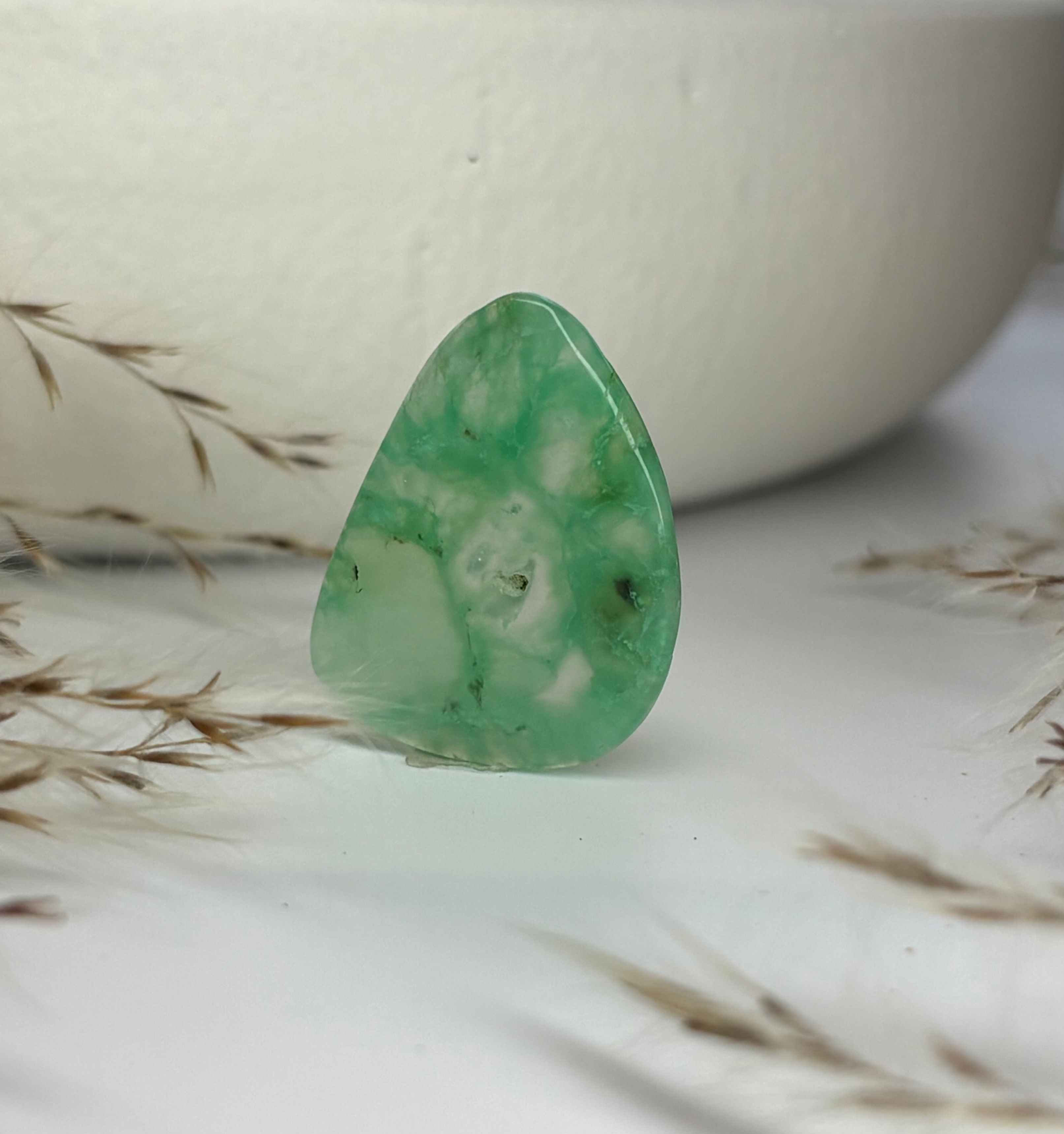 Cabochon - Chrysoprase 31x23mm