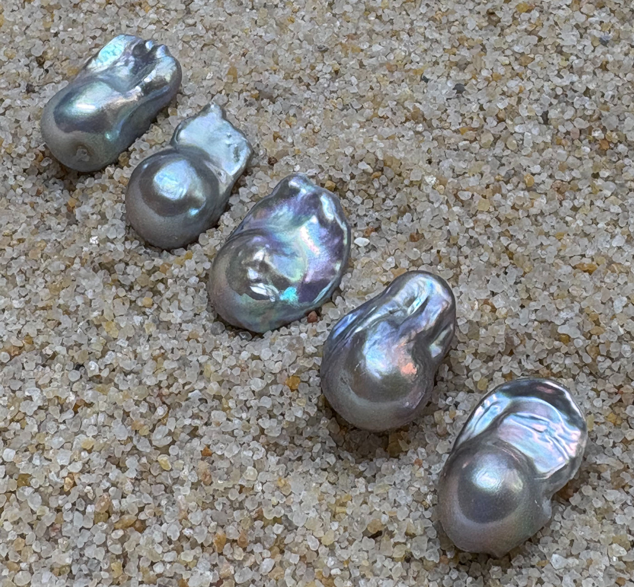 Freshwater Baroque Pearls - 18mm - Silver Metallic - Medium quality