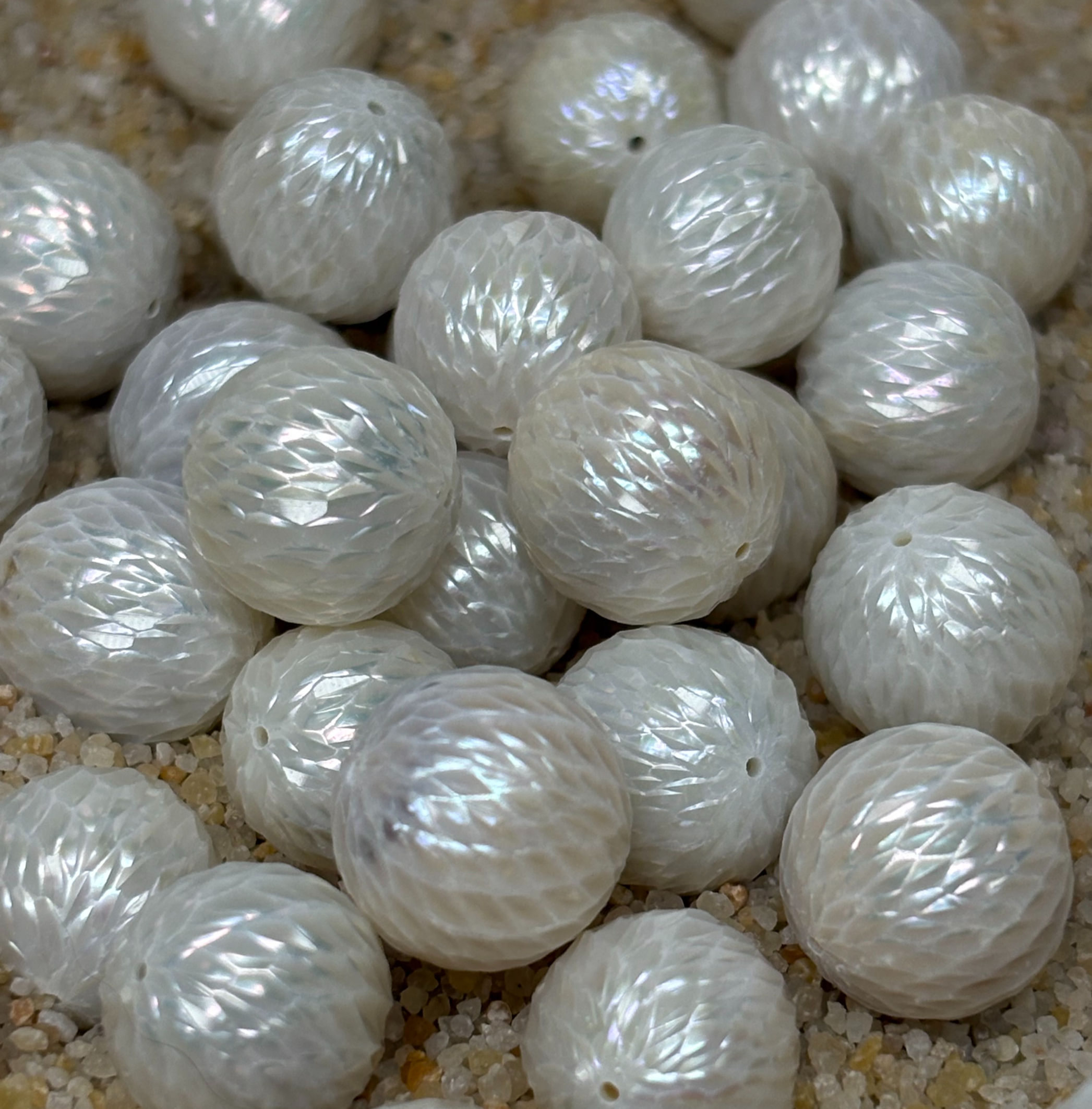 Edison Dragon Scale Pearls - Blue/White