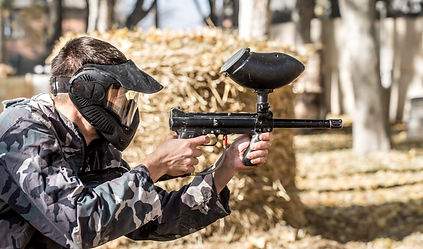man-with-gun-playing-paintball.jpg