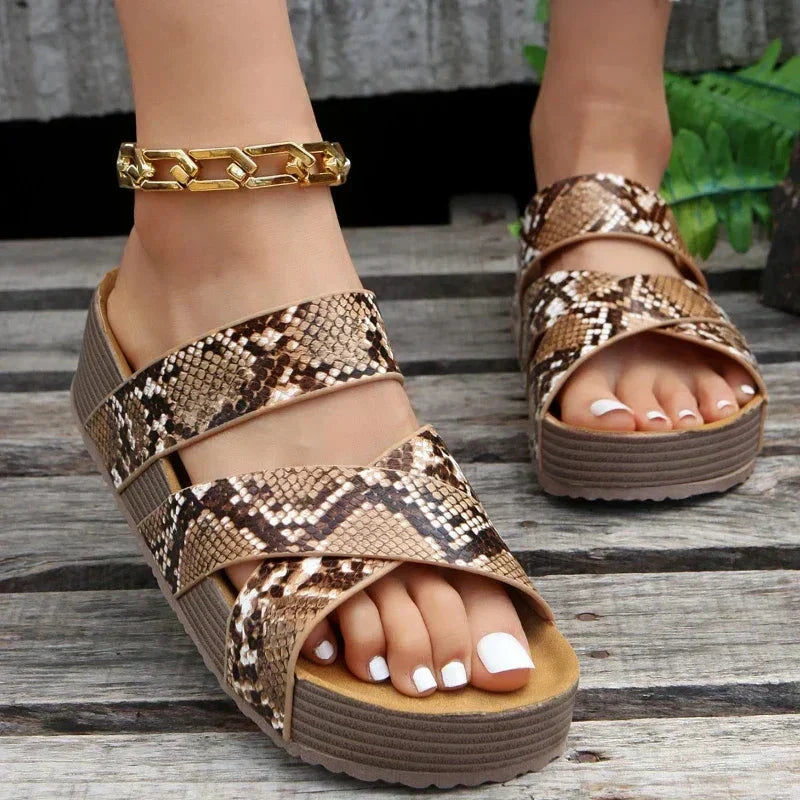 Thumbnail: Women's Comfortable Sandals Orthopedic Platform Woven Mules