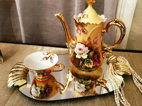 Dassel woman throws Downton Abbey party