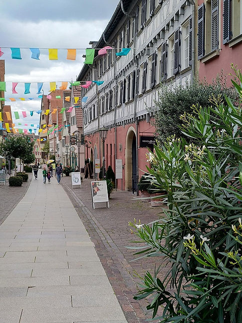 Hauptstraße in der Bietigheimer Altstadt mit Fachwerkhäusern