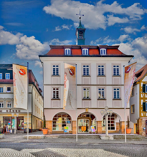 Rathaus Marbach am Neckar, steinerne Fassade am Marktplatz