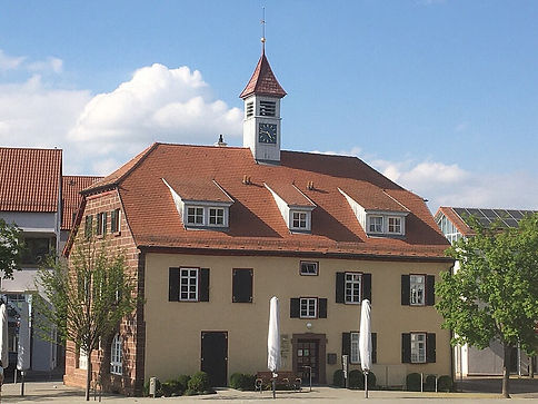Altes Rathaus in Gerlingen, Fassadenansicht am Hauptplatz